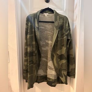 Derek Heart camo cardigan sz M